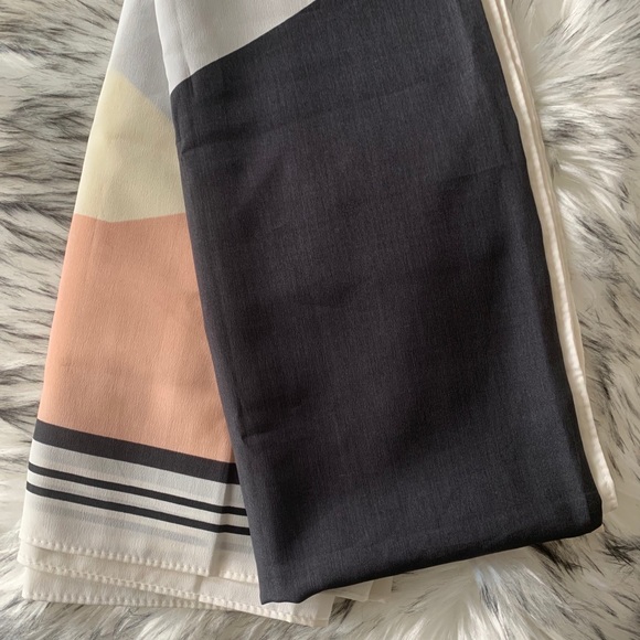 NWT H&M Oversized geometric multicolor scarf - Picture 2 of 9